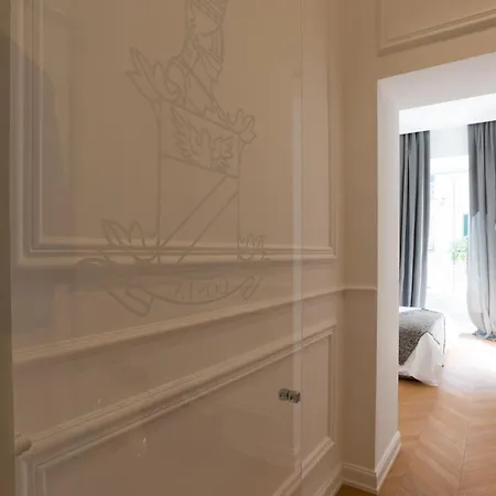 Guest house Via Chiodo Luxury 4*