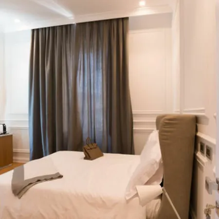 Guest house Via Chiodo Luxury 4*